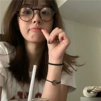 毕克蓝：瑜伽士、大师、性侵者